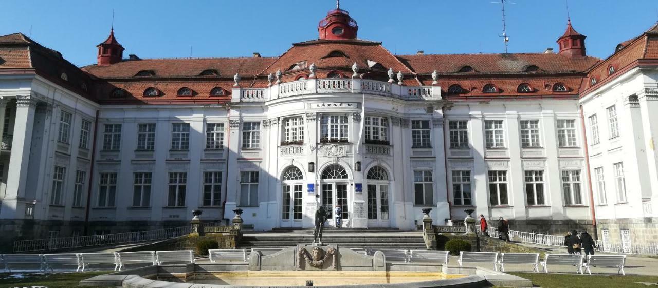 Holiday Apartments Карлові Вари Екстер'єр фото